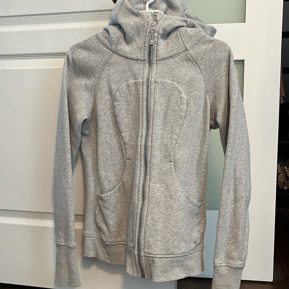 Women lululemon scuba sweater
